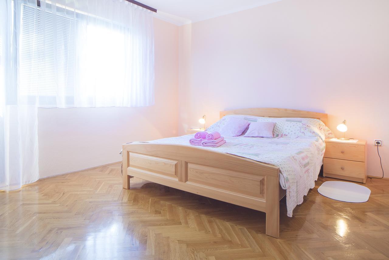 Apartment Ante Слуни Экстерьер фото